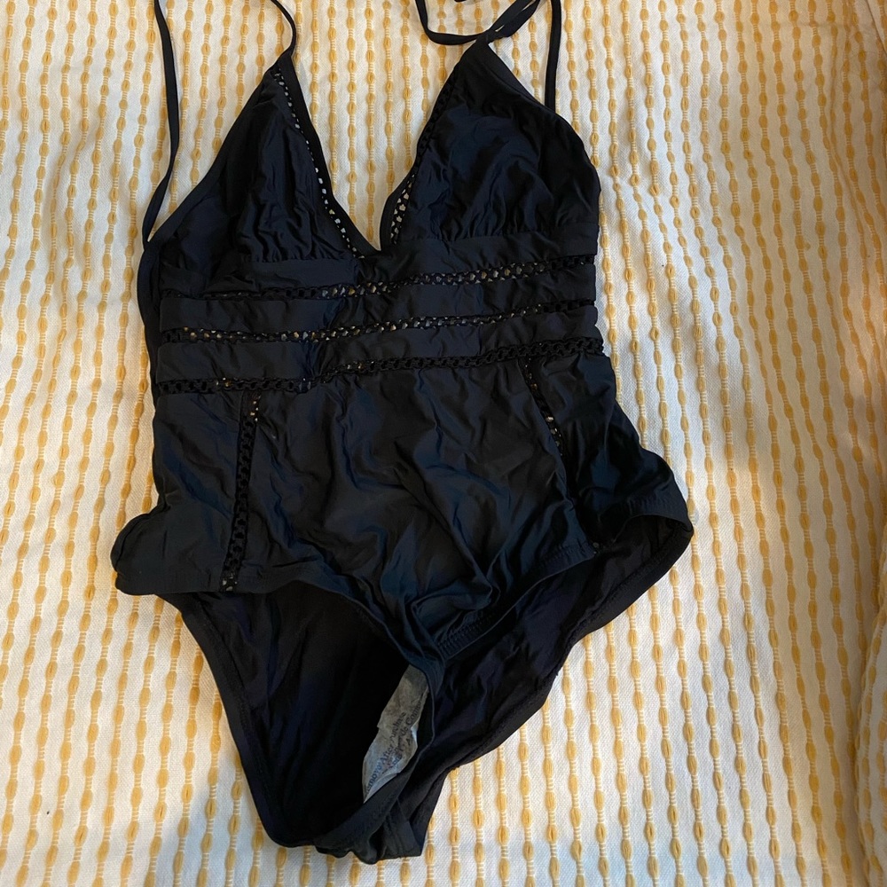 New one piece black
